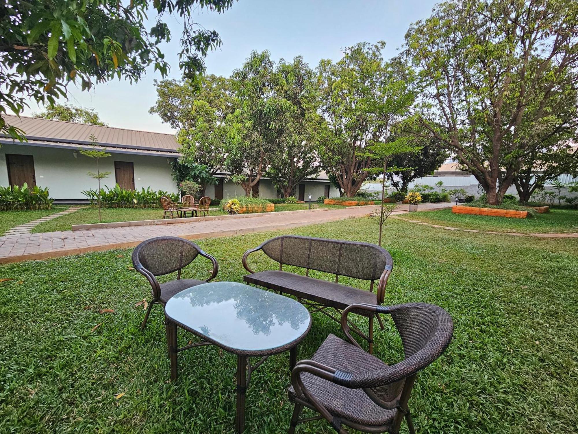 River Estates Luxury Resort & Spa Karjat Exterior photo